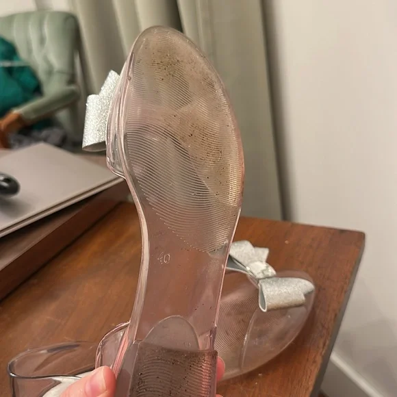 Stuart Weitzman jelly bow sandals. 9 - Picture 6 of 6